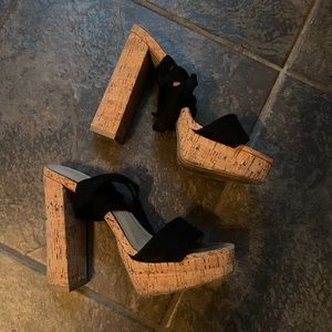 Black and Tan Tie Up Chunky Heels - Great condition
